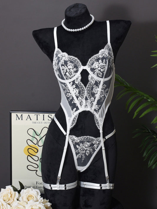 Fierce Femininity – Embroidered Lingerie with Fishbone Corset
